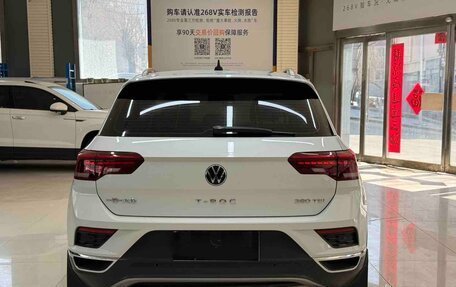 Volkswagen T-Roc I, 2023 год, 1 820 000 рублей, 5 фотография
