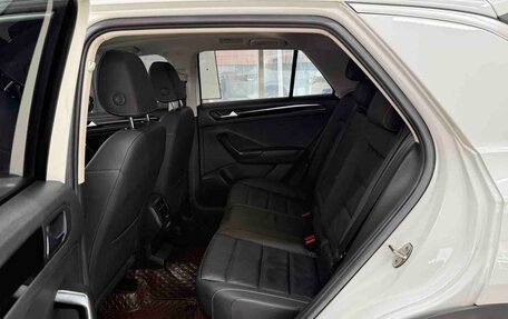 Volkswagen T-Roc I, 2023 год, 1 820 000 рублей, 18 фотография