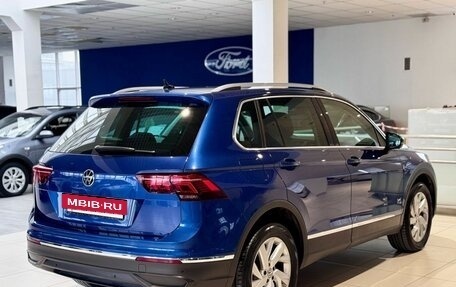 Volkswagen Tiguan II, 2021 год, 2 639 000 рублей, 4 фотография