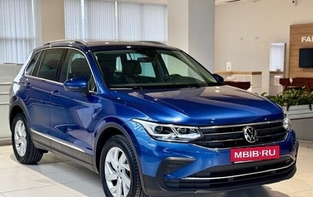 Volkswagen Tiguan II, 2021 год, 2 639 000 рублей, 3 фотография