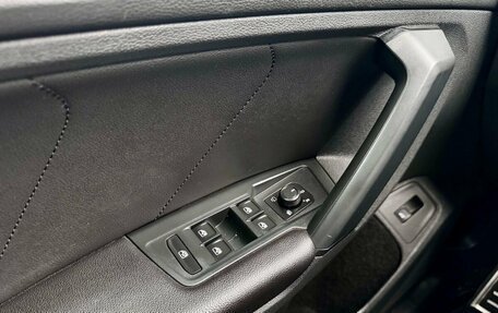 Volkswagen Tiguan II, 2021 год, 2 639 000 рублей, 21 фотография