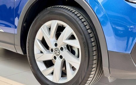 Volkswagen Tiguan II, 2021 год, 2 639 000 рублей, 33 фотография