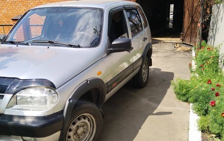 Chevrolet Niva I рестайлинг, 2004 год, 330 000 рублей, 2 фотография