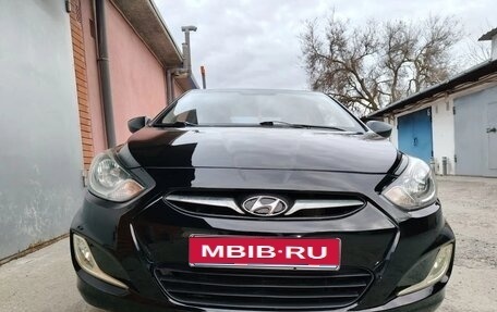 Hyundai Solaris II рестайлинг, 2012 год, 795 000 рублей, 1 фотография