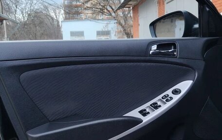 Hyundai Solaris II рестайлинг, 2012 год, 795 000 рублей, 3 фотография