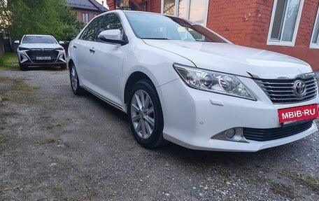 Toyota Camry, 2012 год, 1 400 000 рублей, 4 фотография
