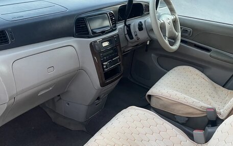 Nissan Liberty, 2001 год, 325 000 рублей, 16 фотография