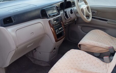 Nissan Liberty, 2001 год, 325 000 рублей, 27 фотография