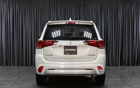 Mitsubishi Outlander III рестайлинг 3, 2022 год, 3 829 000 рублей, 4 фотография