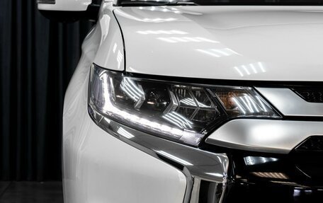 Mitsubishi Outlander III рестайлинг 3, 2022 год, 3 829 000 рублей, 7 фотография