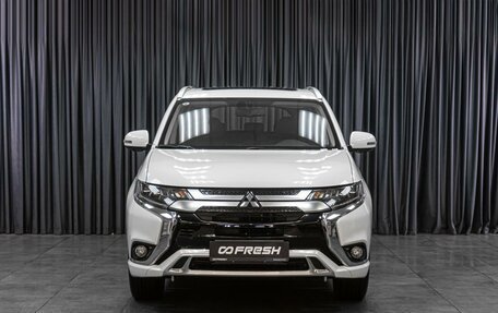 Mitsubishi Outlander III рестайлинг 3, 2022 год, 3 829 000 рублей, 3 фотография