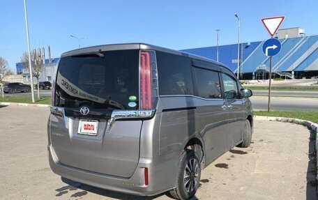 Toyota Esquire I, 2017 год, 2 800 000 рублей, 3 фотография