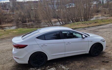Hyundai Elantra VI рестайлинг, 2017 год, 1 600 000 рублей, 5 фотография