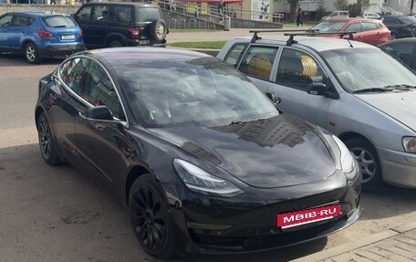 Tesla Model 3 I, 2018 год, 2 000 000 рублей, 2 фотография