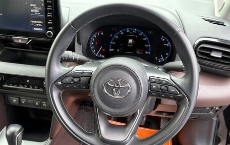 Toyota Yaris Cross, 2022 год, 1 500 000 рублей, 13 фотография