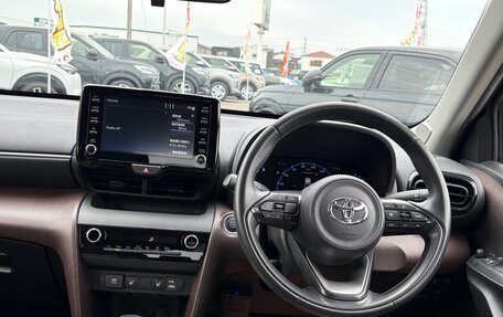 Toyota Yaris Cross, 2022 год, 1 500 000 рублей, 14 фотография