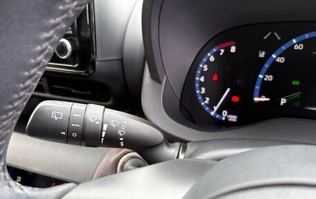 Toyota Yaris Cross, 2022 год, 1 500 000 рублей, 23 фотография