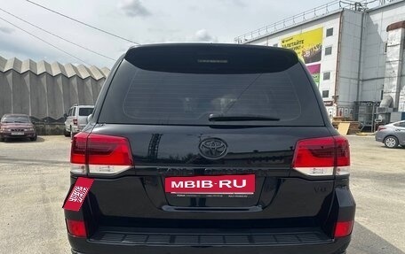Toyota Land Cruiser 200, 2016 год, 5 360 000 рублей, 4 фотография