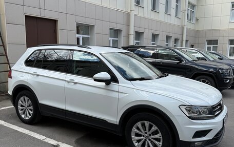 Volkswagen Tiguan II, 2020 год, 2 800 000 рублей, 3 фотография
