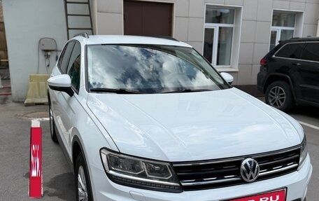 Volkswagen Tiguan II, 2020 год, 2 800 000 рублей, 2 фотография