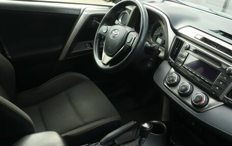 Toyota RAV4, 2015 год, 1 854 000 рублей, 6 фотография
