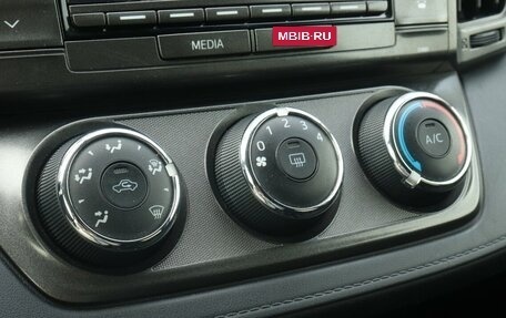 Toyota RAV4, 2015 год, 1 854 000 рублей, 11 фотография