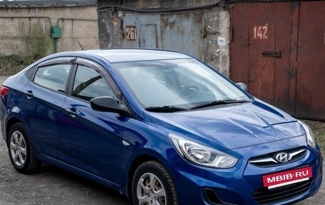 Hyundai Solaris II рестайлинг, 2011 год, 870 000 рублей, 7 фотография