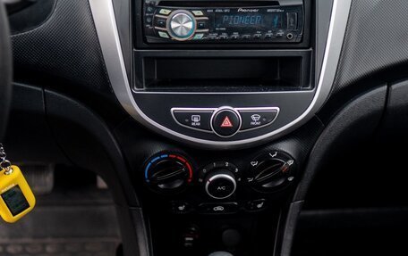 Hyundai Solaris II рестайлинг, 2011 год, 870 000 рублей, 18 фотография
