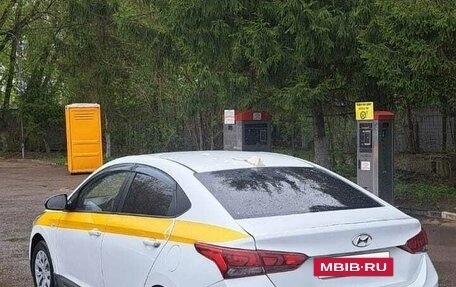 Hyundai Solaris II рестайлинг, 2017 год, 560 000 рублей, 8 фотография
