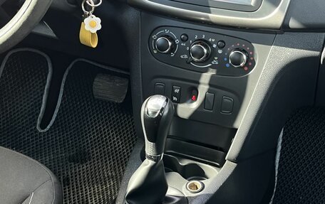 Renault Sandero II рестайлинг, 2015 год, 820 000 рублей, 13 фотография