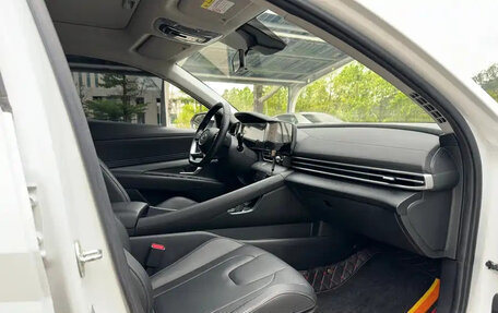 Hyundai Elantra, 2022 год, 1 530 000 рублей, 5 фотография