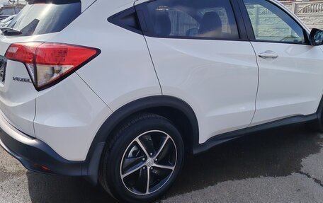 Honda Vezel, 2022 год, 1 780 000 рублей, 8 фотография