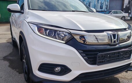 Honda Vezel, 2022 год, 1 780 000 рублей, 3 фотография