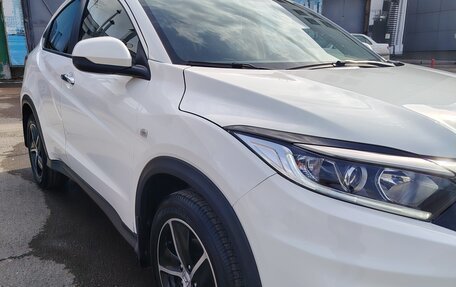 Honda Vezel, 2022 год, 1 780 000 рублей, 4 фотография
