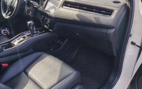 Honda Vezel, 2022 год, 1 780 000 рублей, 26 фотография