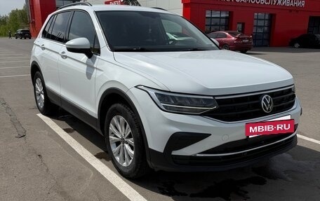 Volkswagen Tiguan II, 2021 год, 2 350 000 рублей, 3 фотография