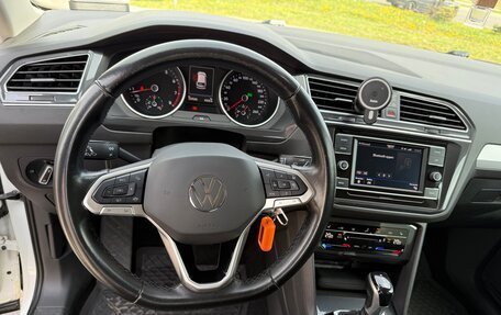 Volkswagen Tiguan II, 2021 год, 2 350 000 рублей, 11 фотография