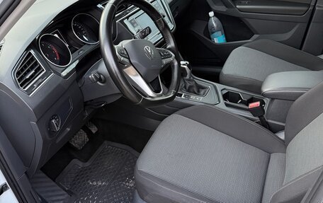 Volkswagen Tiguan II, 2021 год, 2 350 000 рублей, 23 фотография