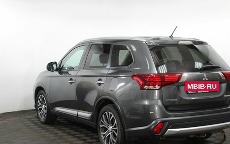 Mitsubishi Outlander III рестайлинг 3, 2015 год, 1 975 000 рублей, 8 фотография
