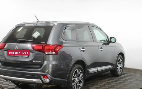 Mitsubishi Outlander III рестайлинг 3, 2015 год, 1 975 000 рублей, 6 фотография
