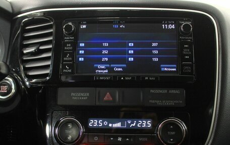 Mitsubishi Outlander III рестайлинг 3, 2015 год, 1 975 000 рублей, 15 фотография