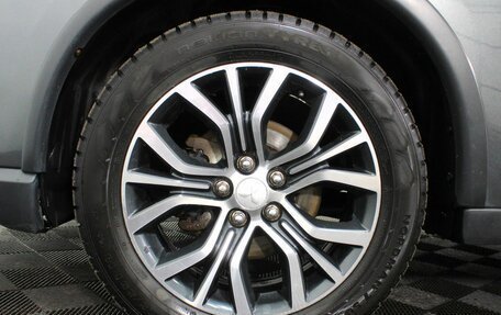 Mitsubishi Outlander III рестайлинг 3, 2015 год, 1 975 000 рублей, 22 фотография
