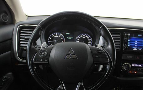 Mitsubishi Outlander III рестайлинг 3, 2015 год, 1 975 000 рублей, 18 фотография