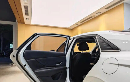 Hyundai Elantra, 2022 год, 1 275 400 рублей, 23 фотография