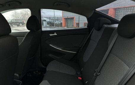 Hyundai Solaris II рестайлинг, 2011 год, 540 000 рублей, 24 фотография