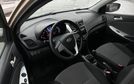 Hyundai Solaris II рестайлинг, 2011 год, 540 000 рублей, 23 фотография