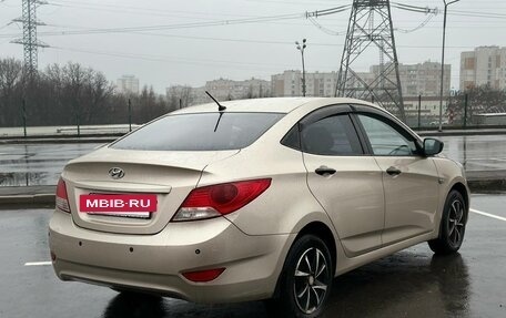 Hyundai Solaris II рестайлинг, 2011 год, 540 000 рублей, 28 фотография