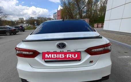 Toyota Camry, 2021 год, 3 500 000 рублей, 2 фотография