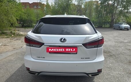Lexus RX IV рестайлинг, 2021 год, 6 200 000 рублей, 4 фотография