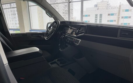 Volkswagen Caravelle T6 рестайлинг, 2021 год, 4 150 000 рублей, 5 фотография